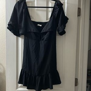 Abercrombie & Fitch key hole flutter sleeve mini dress. Large. NWOT